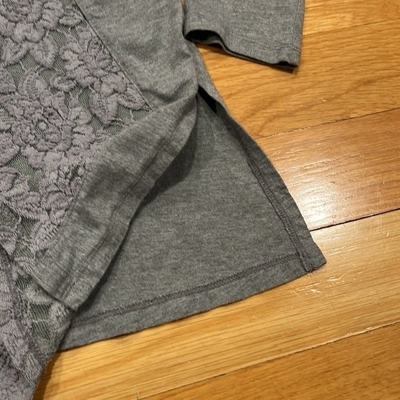 DKNY jeans gray top size large . - Picture 7 of 8